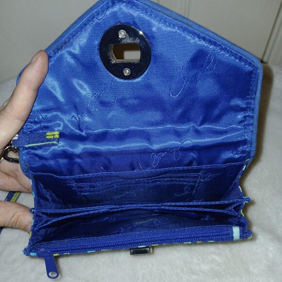 Vera Bradley Katalina Blues Quilted Wristlet Turn Lock Wallet - Picture 4 of 4